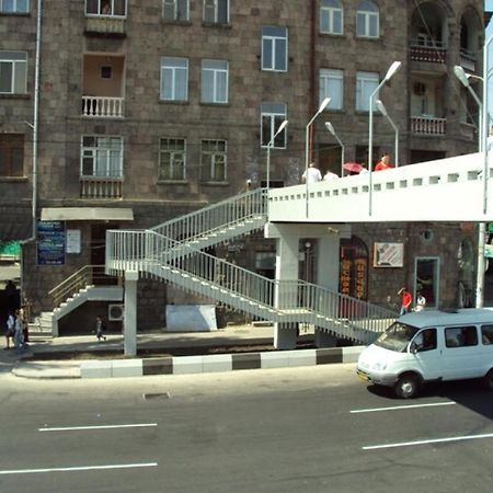 Cozy Studio In Yerevan'S Center Екстер'єр фото